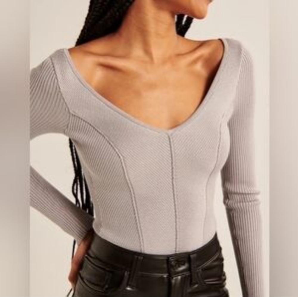 Abercrombie & Fitch Ribbed V-Neck Bodysuit | Gray | Size XS